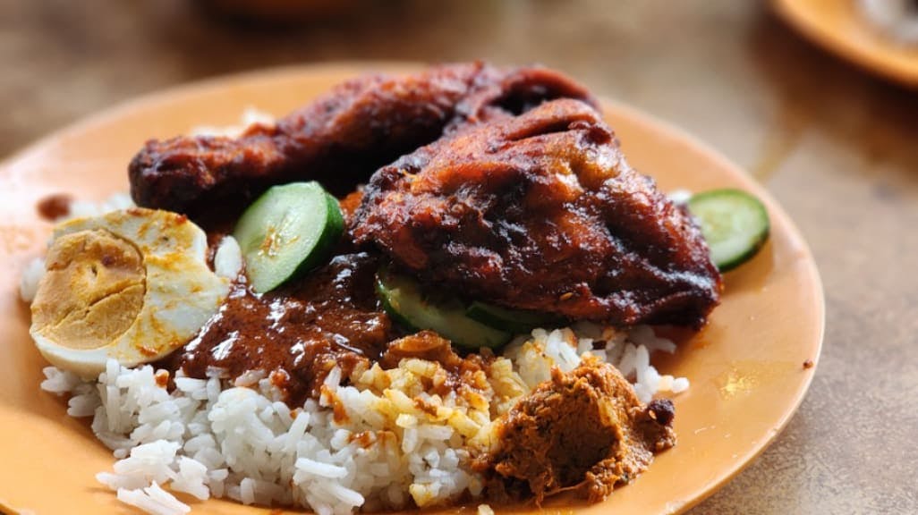 Nasi Ganja Ipoh ( Nasi Kandar ayam Merah): A Flavor Sensation