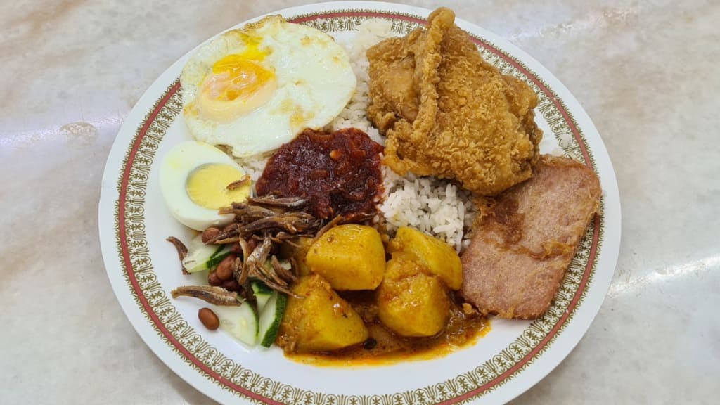 Thong Kee Cafe: Blending Tradition with Innovation