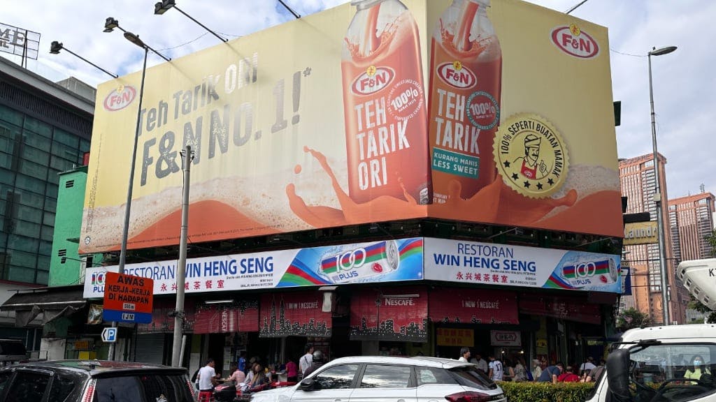 Restoran Win Heng Seng: A Bustling Hub of Local Fare